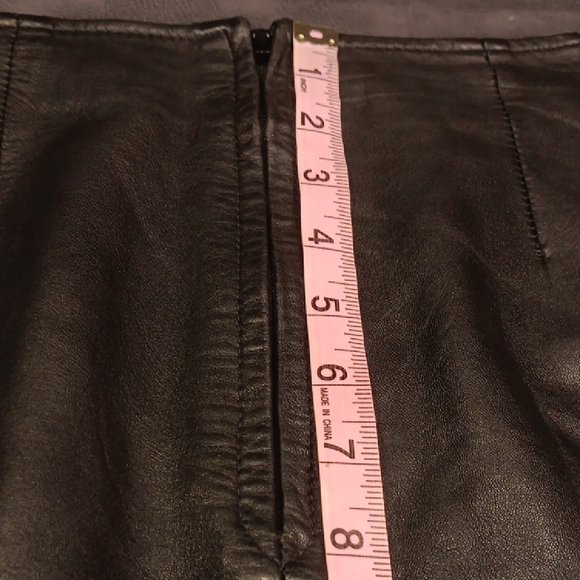 Jamin Leather Sleek Black Lambskin Leather Mini Skirt - Picture 10 of 10